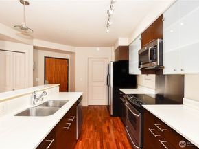 159 Denny Way 402, Seattle WA 98109