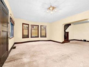 206 32nd Avenue, Seattle WA 98122