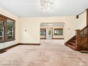 206 32nd Avenue, Seattle WA 98122