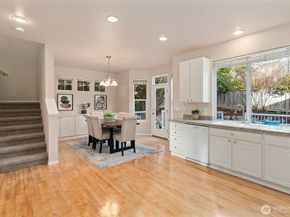 5036 NE 4th PL, Renton WA 98059