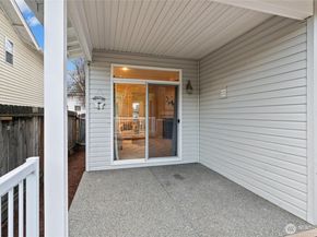 5036 NE 4th PL, Renton WA 98059