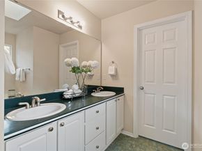 5036 NE 4th PL, Renton WA 98059