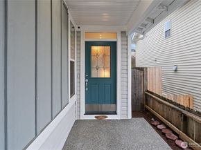 5036 NE 4th PL, Renton WA 98059