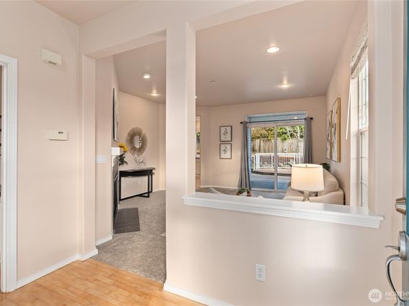 5036 NE 4th PL, Renton WA 98059