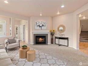 5036 NE 4th PL, Renton WA 98059