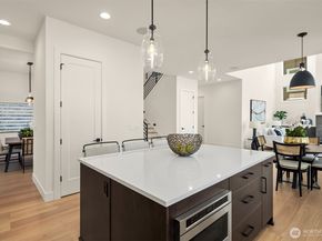 5816 NE 4th Place, Renton WA 98059