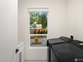 5539 116th Avenue NE, Kirkland WA 98033