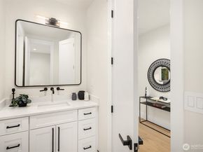 5539 116th Avenue NE, Kirkland WA 98033