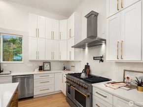 5539 116th Avenue NE, Kirkland WA 98033