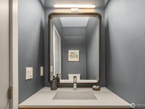 928 34th Avenue, Seattle WA 98122