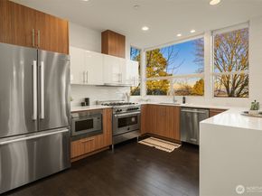 928 34th Avenue, Seattle WA 98122