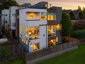 928 34th Avenue, Seattle WA 98122