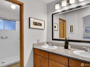 20310 Hollyhills Drive NE, Bothell WA 98011