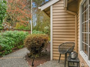 20310 Hollyhills Drive NE, Bothell WA 98011