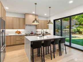 3832 32nd Avenue W, Seattle WA 98199