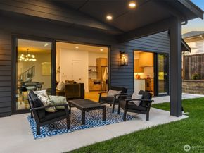 3832 32nd Avenue W, Seattle WA 98199