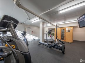 4540 8th Avenue NE 1605, Seattle WA 98105