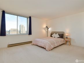 4540 8th Avenue NE 1605, Seattle WA 98105