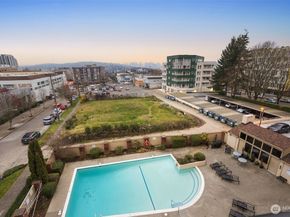 4540 8th Avenue NE 1605, Seattle WA 98105