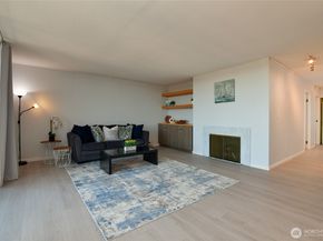 4540 8th Avenue NE 1605, Seattle WA 98105