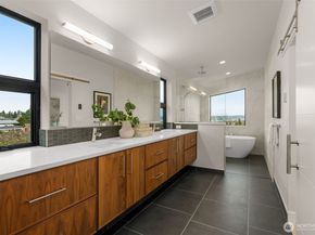 6038 50th Avenue NE A, Seattle WA 98115