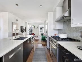 1117 34th Avenue B, Seattle WA 98122