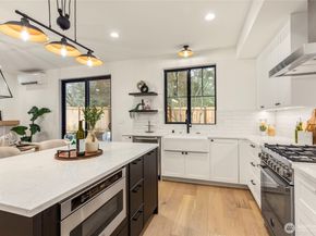 11116 116th Avenue NE 4, Kirkland WA 98033