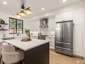 11116 116th Avenue NE 4, Kirkland WA 98033