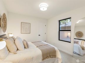 11116 116th Avenue NE 4, Kirkland WA 98033