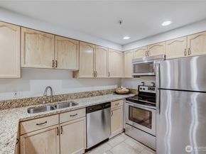 15805 Waynita Way NE D107, Bothell WA 98011