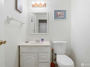 2012 S 332nd Street, Federal Way WA 98003