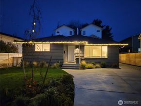 9728 57th Avenue S A, Seattle WA 98118