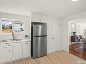 9728 57th Avenue S A, Seattle WA 98118