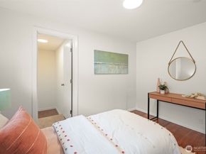 9728 57th Avenue S A, Seattle WA 98118