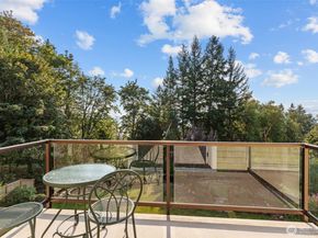 2129 204th Place NE, Sammamish WA 98074