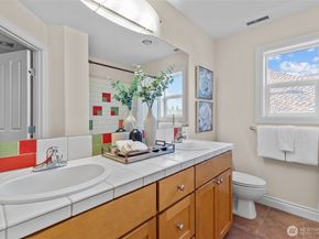 2129 204th Place NE, Sammamish WA 98074