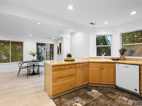 17431 NE 28th Street, Redmond WA 98052