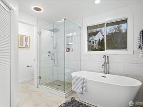 17431 NE 28th Street, Redmond WA 98052