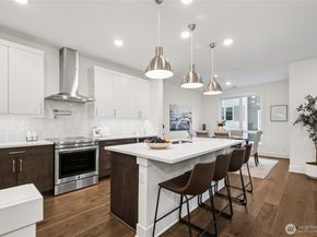 12237 137th Place NE 2806, Redmond WA 98052