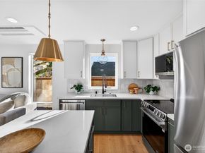 5516 25th Avenue NE, Seattle WA 98105