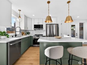 5516 25th Avenue NE, Seattle WA 98105