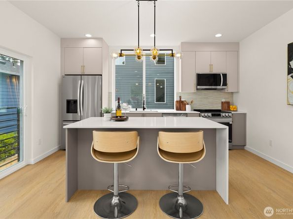 1911 C N 120th Street, Seattle WA 98133