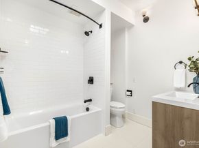 2423 3rd Avenue W, Seattle WA 98119