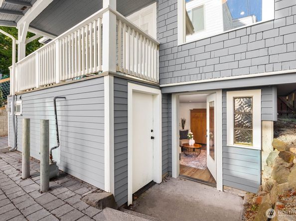 2423 3rd Avenue W, Seattle WA 98119