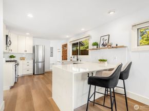 2423 3rd Avenue W, Seattle WA 98119