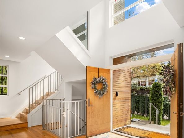 3344 E Republican Street, Seattle WA 98112