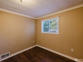 1104 E 31st Street, Bremerton WA 98310