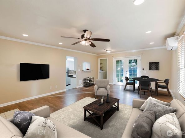 1104 E 31st Street, Bremerton WA 98310