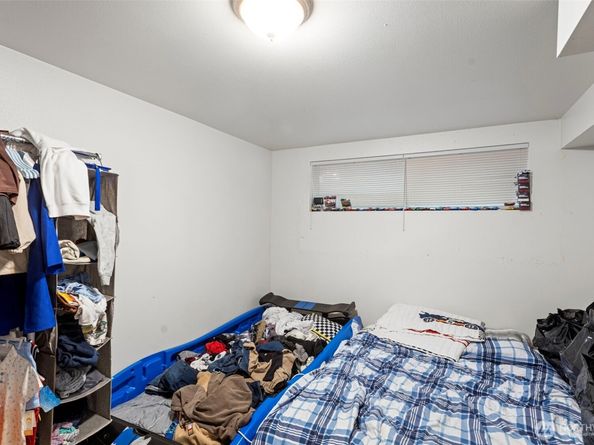 216 S 173rd Place, Burien WA 98148