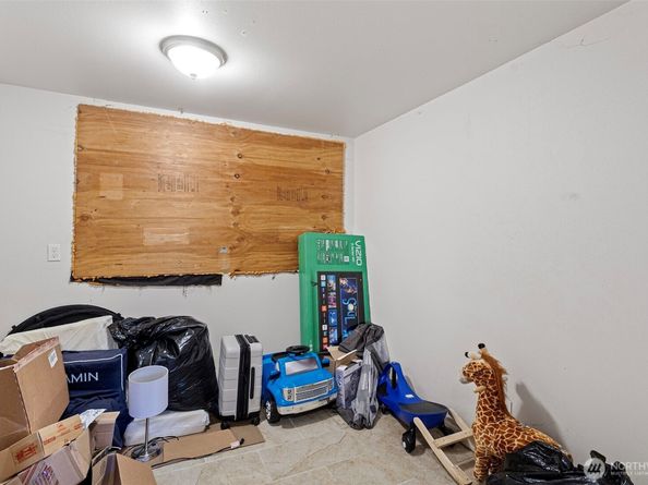 216 S 173rd Place, Burien WA 98148